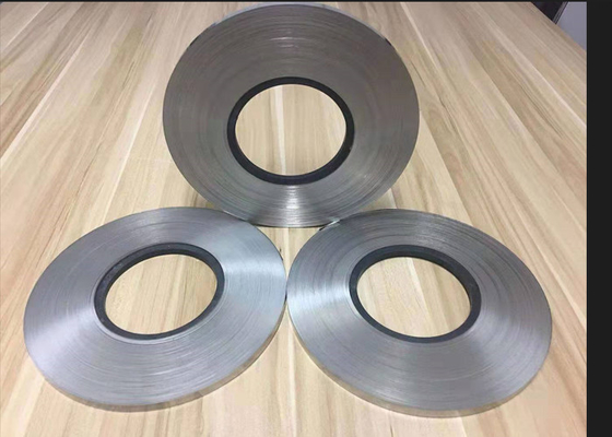 Buen precio Tamaño personalizado Banda de níquel puro con alta resistencia a la tracción y buenas propiedades de soldadura en puntos para paquetes de baterías en línea